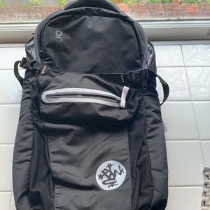 Manduka yoga mat commute backpack